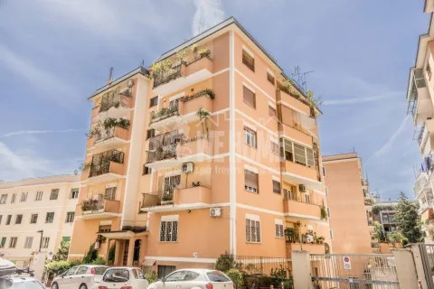 VESCOVIO - VIA MASCHERONI 2°P 140 MQ 2 BALCONI E POSTO AUTO